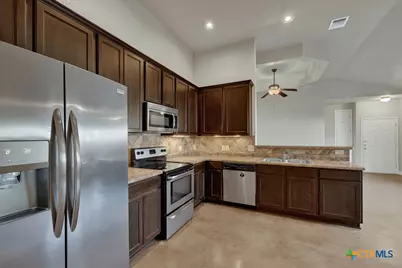 388 E Faust Street, New Braunfels, TX 78130 - Photo 9