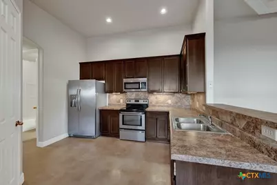388 E Faust Street, New Braunfels, TX 78130 - Photo 7