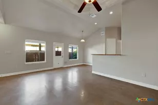 388 E Faust St, New Braunfels, TX 78130 - Photo 5