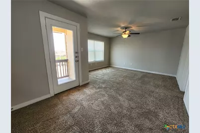 319 Creekside Curve, New Braunfels, TX 78130 - Photo 15