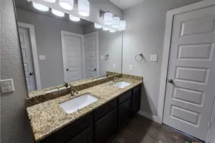 319 Creekside Curve, New Braunfels, TX 78130 - Photo 19