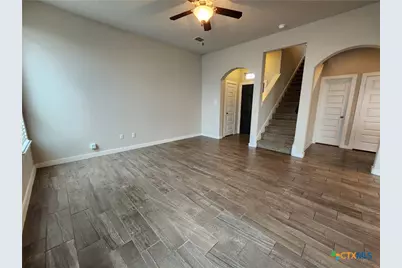 319 Creekside Curve, New Braunfels, TX 78130 - Photo 5