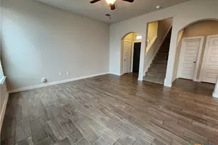 319 Creekside Curve, New Braunfels, TX 78130 - Photo 5