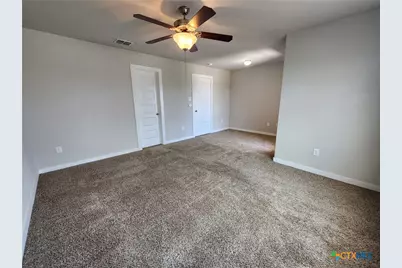 319 Creekside Curve, New Braunfels, TX 78130 - Photo 13