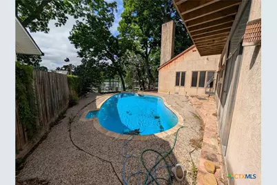 2573 Blumberg Park, Seguin, TX 78155 - Photo 5