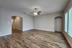 1331 Gruene Glen, New Braunfels, TX 78132 - Photo 7