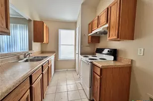 3031 Pine Valley Dr, New Braunfels, TX 78130 - Photo 5