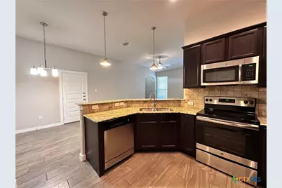 371 Creekside Curve, New Braunfels, TX 78130 - Photo 9