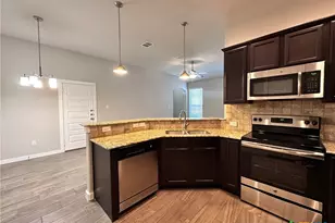 371 Creekside Curve, New Braunfels, TX 78130 - Photo 9