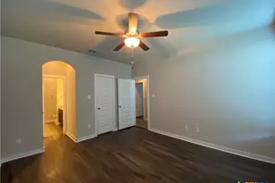 371 Creekside Curve, New Braunfels, TX 78130 - Photo 11
