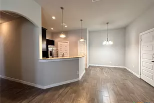 371 Creekside Curve, New Braunfels, TX 78130 - Photo 5