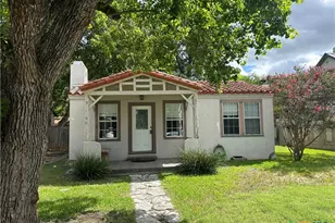 1030 Cole Ave, New Braunfels, TX 78130 - Photo 1