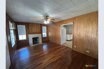1030 Cole Avenue, New Braunfels, TX 78130 - Photo 5