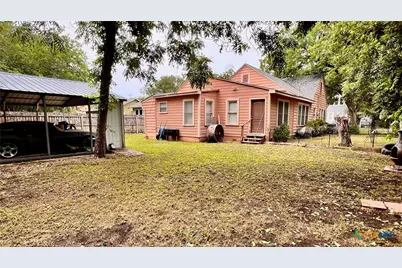 211 W College Street, Seguin, TX 78155 - Photo 15