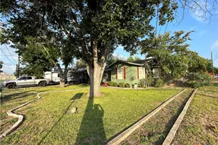 893 Pine St, New Braunfels, TX 78130 - Photo 3