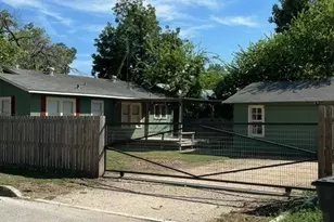 893 Pine St, New Braunfels, TX 78130 - Photo 25