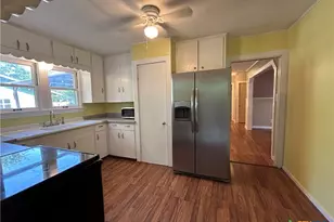893 Pine St, New Braunfels, TX 78130 - Photo 11