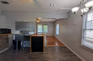 890 Josephine St, New Braunfels, TX 78130 - Photo 7
