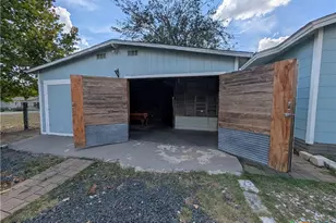 890 Josephine St, New Braunfels, TX 78130 - Photo 33