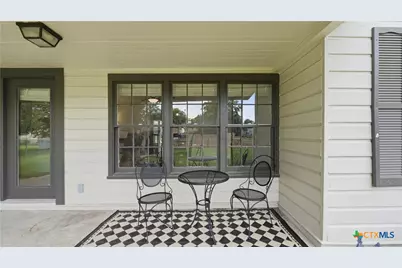 1031 E Walnut Street, Seguin, TX 78155 - Photo 25
