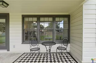 1031 E Walnut St, Seguin, TX 78155 - Photo 25