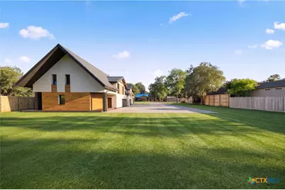 649 Fir Lane, Lockhart, TX 78644 - Photo 5