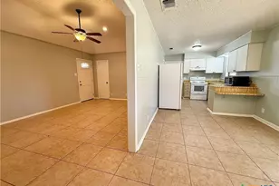 705 Woodcrest Cir, New Braunfels, TX 78130 - Photo 7