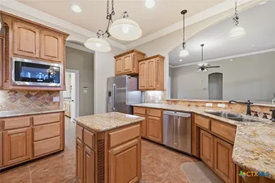 8006 Ridgeway Court, Nolanville, TX 76559 - Photo 7