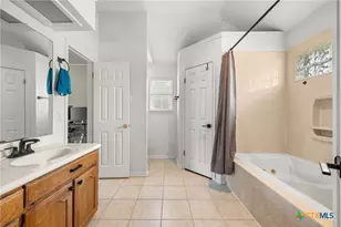 381 Norwood Dr, Woodway, TX 76712 - Photo 15