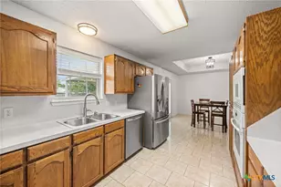 381 Norwood Dr, Woodway, TX 76712 - Photo 19