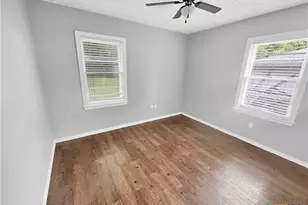 710 E 14th St, Cameron, TX 76520 - Photo 3