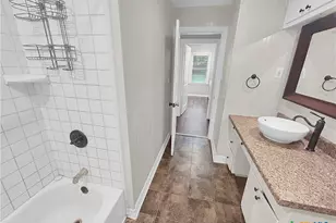 710 E 14th St, Cameron, TX 76520 - Photo 9