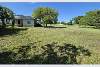 101-105 W Austin Avenue, Seadrift, TX 77983 - Photo 5