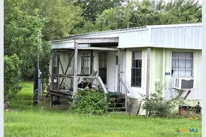 101-105 W Austin Avenue, Seadrift, TX 77983 - Photo 5