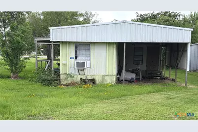 101-105 W Austin Avenue, Seadrift, TX 77983 - Photo 9