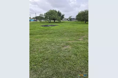 101-105 W Austin Avenue, Seadrift, TX 77983 - Photo 3