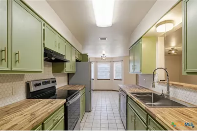 504 Dove, Victoria, TX 77905 - Photo 3