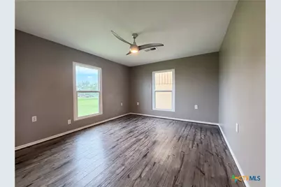 552 S Marshall Johnson Avenue, Port Lavaca, TX 77978 - Photo 9
