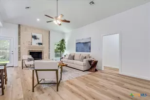 2132 Northcrest Dr, New Braunfels, TX 78130 - Photo 5