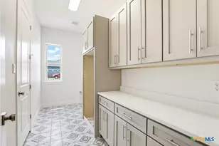 313 Farmhouse Dr, Marion, TX 78124 - Photo 17