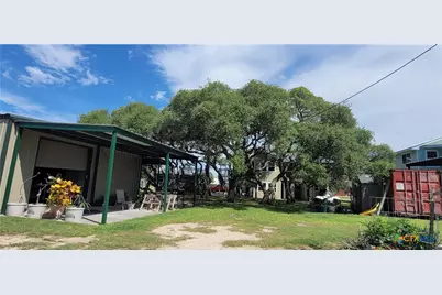 911 W Madison Avenue, Port O'Connor, TX 77982 - Photo 37
