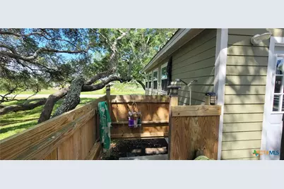 911 W Madison Avenue, Port O'Connor, TX 77982 - Photo 35