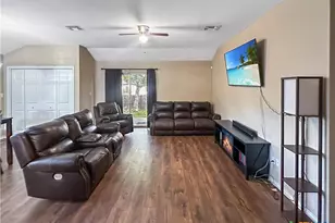 704 S Market St, Flatonia, TX 78941 - Photo 3