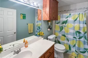 704 S Market St, Flatonia, TX 78941 - Photo 17