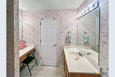 704 S Market Street, Flatonia, TX 78941 - Photo 13