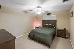 704 S Market St, Flatonia, TX 78941 - Photo 11