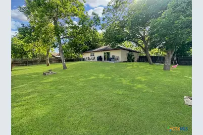 704 S Market Street, Flatonia, TX 78941 - Photo 19