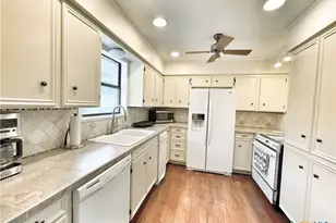 2489 Colleen Dr, Canyon Lake, TX 78133 - Photo 9