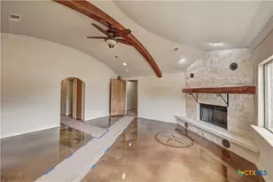 210 E Center Point Dr, Centerpoint, TX 78010 - Photo 13