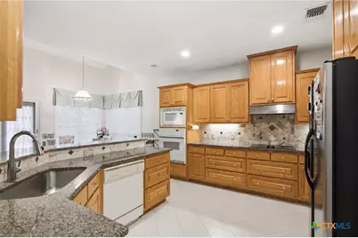 103 Eton Green, Victoria, TX 77904 - Photo 9
